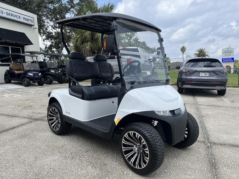 2024 E-Z-GO Freedom RXV ELiTE Lithium — Bright White — Zero-Maintenance 2-Passenger Sale