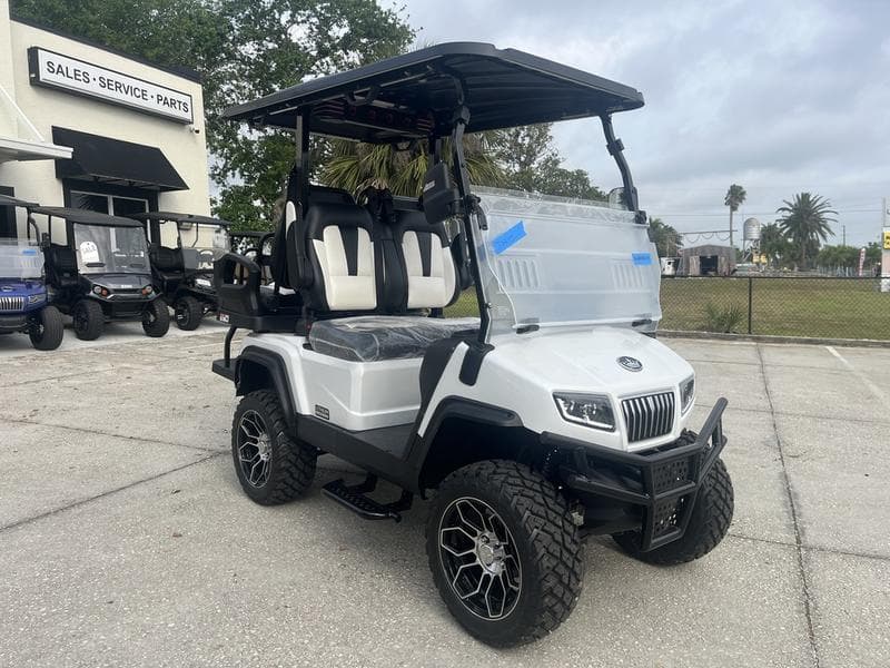 2025 Evolution D5 Maverick 2+2 — 4-Seater Lifted Golf Cart