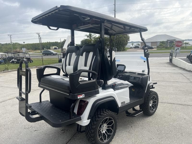 2025 Evolution D5 Maverick 2+2 — 4-Seater Lifted Golf Cart — additional view
