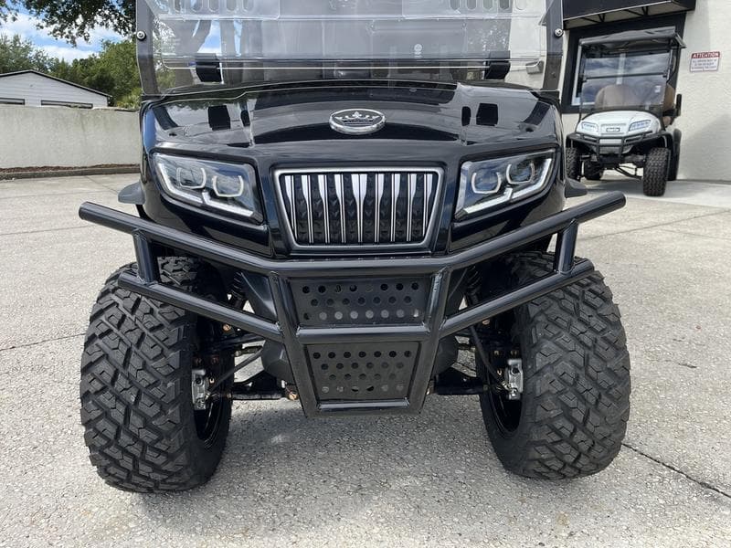 2025 Evolution D5 Maverick 4+2 — 6-Seater Lifted Golf Cart — additional view
