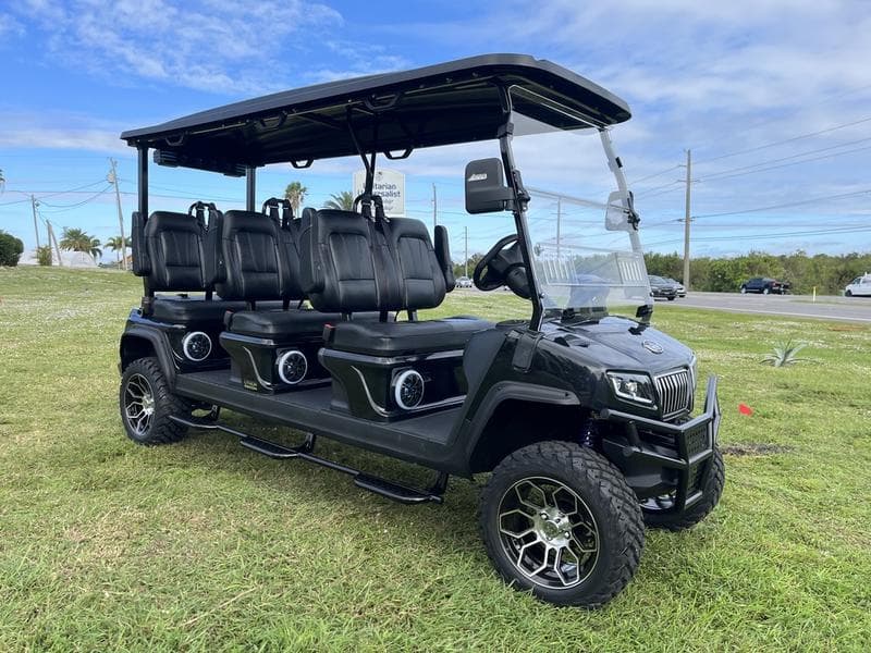2025 Evolution D5 Maverick 6 Plus Black Sapphire — 6-Seater with CarPlay